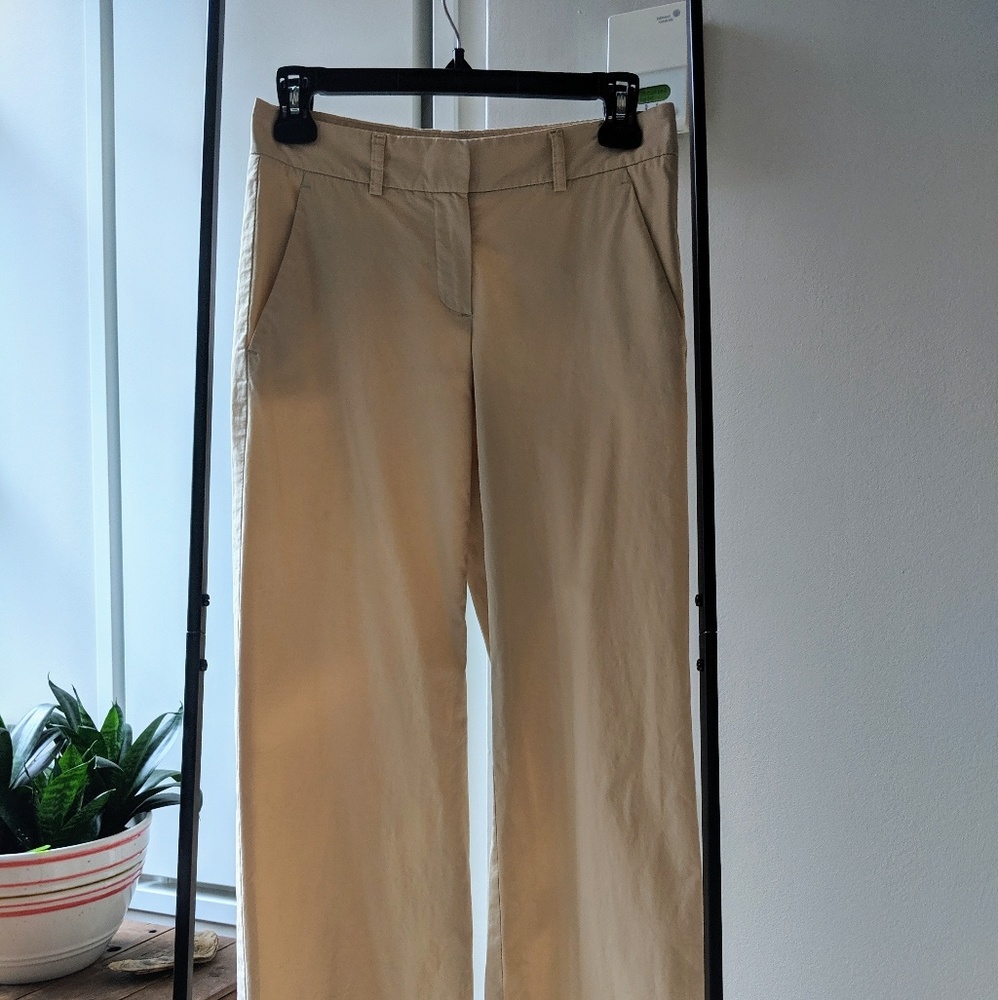 Theory pants in cotton.
Size: 0
Inseam: 29
Waist: